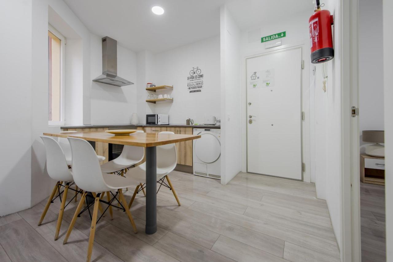 דירות Cozy Apartamento En La Latina, El Centro De מדריד מראה חיצוני תמונה